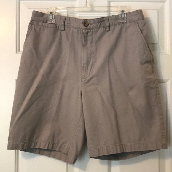 Men’s St. John’s Bay khaki shorts - Picture 1 of 3